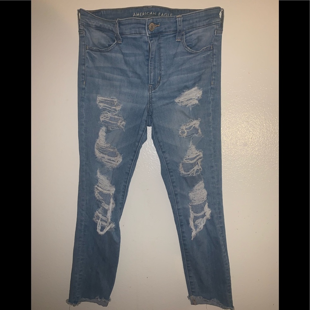 AE Super distressed jeans